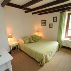 Chateau de Chasselas - Gite: la chambre verte