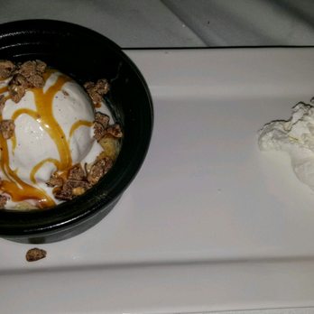 Steak 44 - Ultimate warm vanilla caramel cake- toasted brown sugar cinnamon pecans, vanilla gelato - Steakhouses Near Me - Phoenix, Arizona