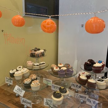 Bakeshop - Halloween themed cupcakes! - Desserts Near Me - Arlington, Virginia