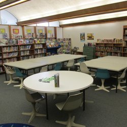Howland Green Branch Library - Plenty of tables