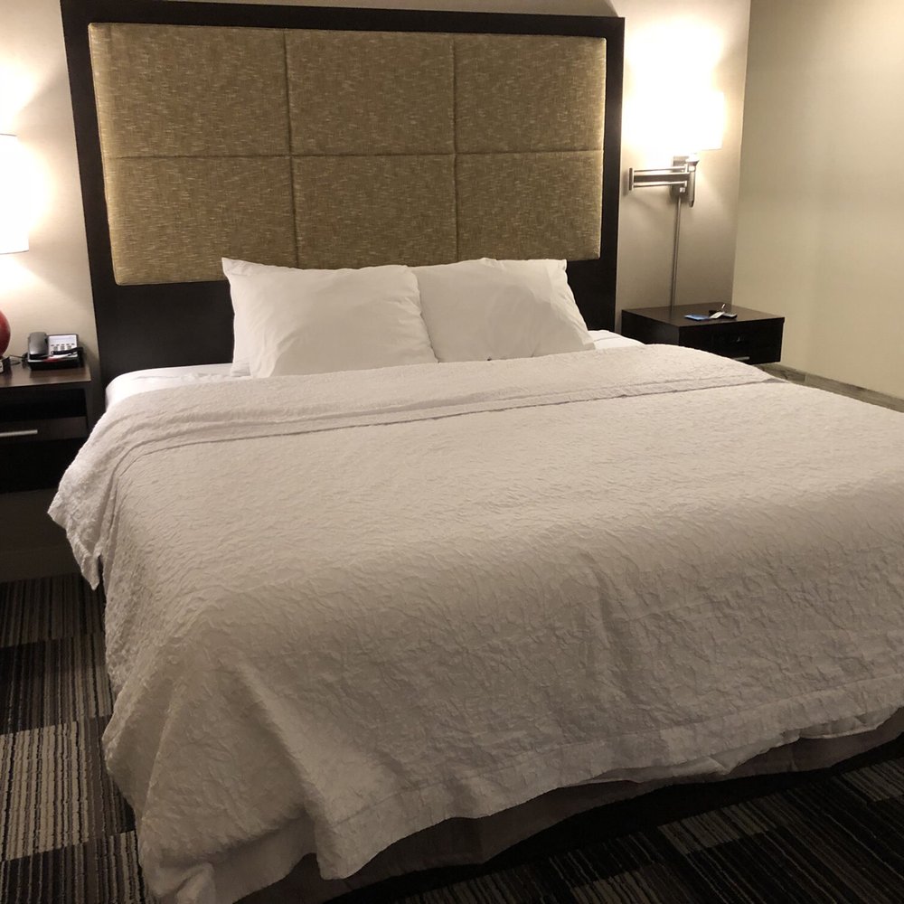Hampton Inn Oxford - King size bed!!! - Hotels Near Me - Oxford, Maine Hampton Inn Oxford - King size bed!!! - Hotels Near Me - Oxford, Maine