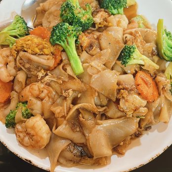 Moo Dang - Pad See Ew - Thai Near Me - Reno, Nevada