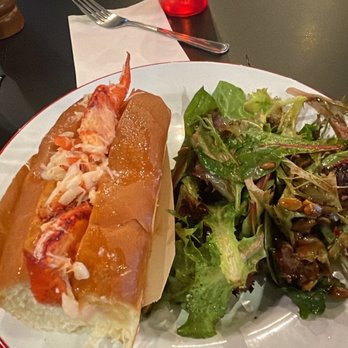 Bar Harbor - Connecticut Lobster roll and salad - Seafood Near Me - Seattle, Washington Bar Harbor - Connecticut Lobster roll and salad - Seafood Near Me - Seattle, Washington