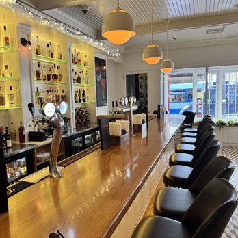 Atelier Florian - bar - Seafood Near Me - New Haven, Connecticut