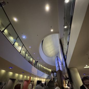 Goodman Theatre - Lobby - Performing Arts Near Me - Chicago, Illinois