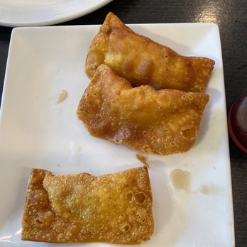 Sandy's Cafe - Crispy Gau gee - Cantonese Near Me - Honolulu, Hawaii