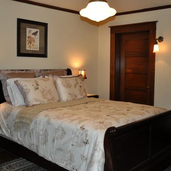 Park Place Bed & Breakfast - Mantel Room - Hotels Near Me - Niagara Falls, New York Park Place Bed & Breakfast - Mantel Room - Hotels Near Me - Niagara Falls, New York