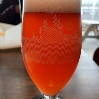 Fair Isle Brewing - Himmat Saison - Breweries Near Me - Seattle, Washington