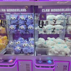 The Claw Arcade - CLAW MACHINES