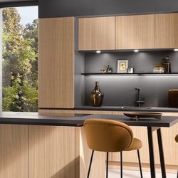 Demetra Cabinetry - Valencia series - Grainline Oak