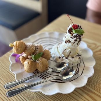 Thai House Noodle Soup - Fried Banana with Coconut Ice Cream - Noodles Near Me - Santa Rosa, California Thai House Noodle Soup - Fried Banana with Coconut Ice Cream - Noodles Near Me - Santa Rosa, California