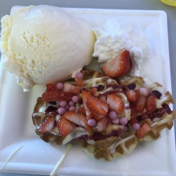 Popfancy Dessert Bar - Silver millennium waffle sundae - Desserts Near Me - Houston, Texas Popfancy Dessert Bar - Silver millennium waffle sundae - Desserts Near Me - Houston, Texas