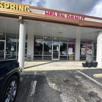 Helen Donut - Front entrance - Donuts Near Me - Greenbrier, Tennessee