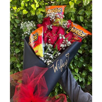DripNdelights - Dozen rose bouquets - Florists Near Me DripNdelights - Dozen rose bouquets - Florists Near Me