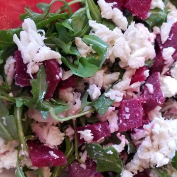 Belle & Maxwell's American /Italian restaurant - Beet and goat cheese salad - Bars Near Me - West Palm Beach, Florida