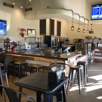 Rinkside Cafe - Pizza Near Me - Goleta, California