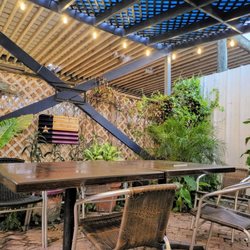 THE BURGER SHACK - Rear seating