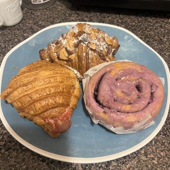 Petit Chou - Bakeries Near Me - New York, New York