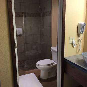 HH Creek Inn - Very nice bathroom - Hotels Near Me - Seymour, Texas HH Creek Inn - Very nice bathroom - Hotels Near Me - Seymour, Texas
