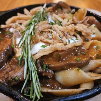 GRANVILLE - Beef Stroganoff - New American Near Me - Burbank, California