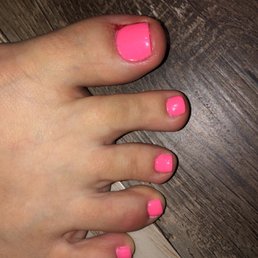 Sorry for my ugly feet. Sorry for my ugly feet.