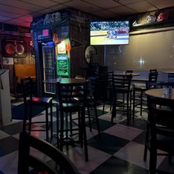 Sandy's Beef & Ale - The tables inside