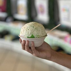 Ululani's Hawaiian Shave Ice - Beautiful presentation