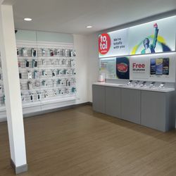 Total wireless best no contract prices on Long Island hands down