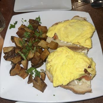 Frida Room - Breakfast & Brunch Near Me - Chicago, Illinois