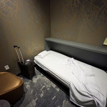 Escape Lounge - You can freakin' sleep here! - Airport Lounges Near Me - Portland, Oregon