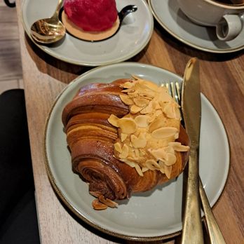 Jhoanes Bakery & Coffee - Bakeries Near Me - Astoria, New York Jhoanes Bakery & Coffee - Bakeries Near Me - Astoria, New York