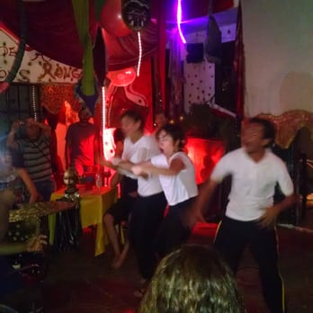 Le Lotus Rouge - Interactive Theater Show. They use stories from the audience and re enact them. Friday Nights. - French Near Me - Playa del Carmen, ROO
