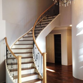 AZ Supreme Flooring - a staircase in a home - Flooring Near Me - Chandler, Arizona AZ Supreme Flooring - a staircase in a home - Flooring Near Me - Chandler, Arizona