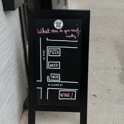 Little Sister Wine Shop