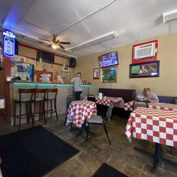 Down south Wings & Grill - Inside