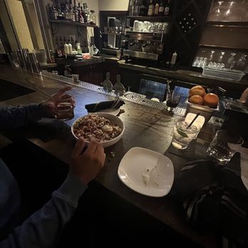 Five Restaurant - was at the bar with my boyfriend and it was such a good ambience we ordered the nachos, they came out quick and super yummy ! - Italian Near Me - Fresno, California