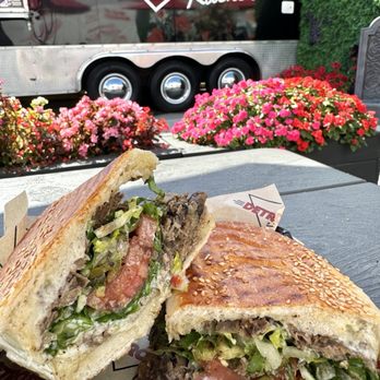 Detroit 75 Kitchen - Food Trucks Near Me - Detroit, Michigan Detroit 75 Kitchen - Food Trucks Near Me - Detroit, Michigan
