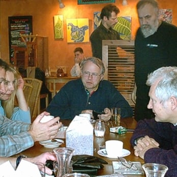 Artcafe & Vineria Macondo - Gemütliches Beisammensein im ArtCafe ( im Hintergrund die monatlich wechselnde Kunstaustellung ) - Cafes Near Me - Oberursel, HE Artcafe & Vineria Macondo - Gemütliches Beisammensein im ArtCafe ( im Hintergrund die monatlich wechselnde Kunstaustellung ) - Cafes Near Me - Oberursel, HE