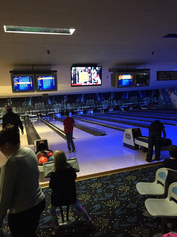 CATARACT BOWL Updated August 2024 7906 Lundy's Lane, Niagara Falls