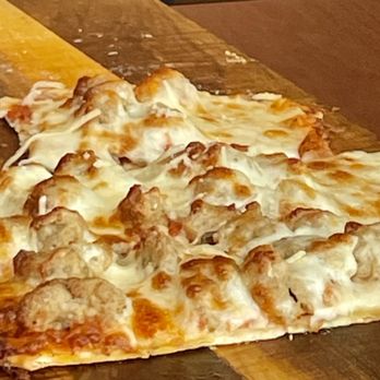 Oscar's All American Food and Drinks - Flatbread sausage pizza - New American Near Me - Waseca, Minnesota Oscar's All American Food and Drinks - Flatbread sausage pizza - New American Near Me - Waseca, Minnesota