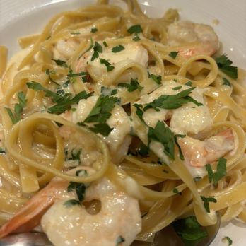 California Pizza Kitchen - Garlic Cream Fettuccine - Pizza Near Me - Aiea, Hawaii