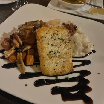 Emory's On Silver Lake - Halibut - Steakhouses Near Me - Everett, Washington