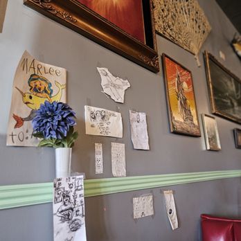 Egg Mann and Earl - Quite eclectic wall art - Breakfast & Brunch Near Me - Boise, Idaho