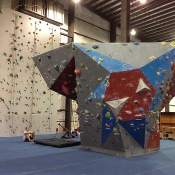 Hoosier Heights Indianapolis - Area 2: opposite wall top rope and another shot of the boulder - Climbing Near Me - Carmel, Indiana Hoosier Heights Indianapolis - Area 2: opposite wall top rope and another shot of the boulder - Climbing Near Me - Carmel, Indiana