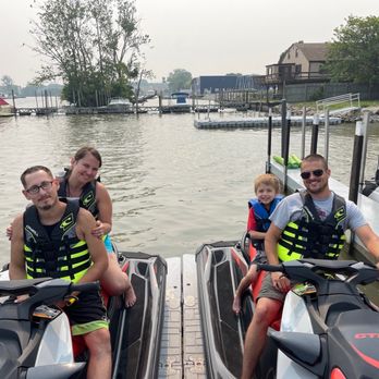 Erie Wake Zone - Very nice rides and at least one great looking guy. LoL - Jet Skis Near Me - Sandusky, Ohio