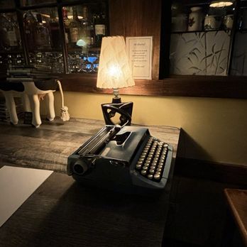 Kibbitznest Books, Brews & Blarney - Inside - Cocktail Bars Near Me - Chicago, Illinois