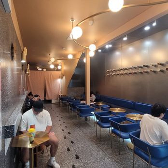 Te’amo Boba Bar - Inside Seating - Bubble Tea Near Me - Chicago, Illinois
