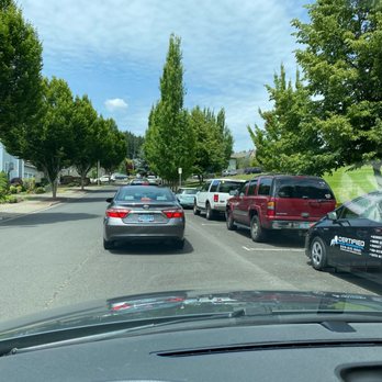 Beaverton School District 48 - Lots of cars waiting for the year end parade - Elementary Schools Near Me - Beaverton, Oregon Beaverton School District 48 - Lots of cars waiting for the year end parade - Elementary Schools Near Me - Beaverton, Oregon