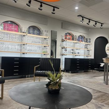 Delta Vista Optometry - Nice waiting area - Optometrists Near Me - Brentwood, California Delta Vista Optometry - Nice waiting area - Optometrists Near Me - Brentwood, California