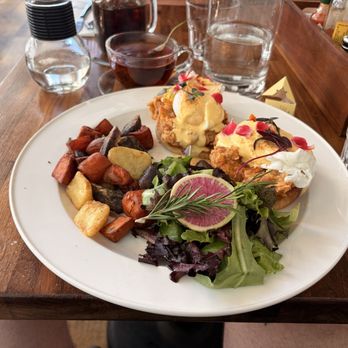Lapisara Eatery - Fried Chicken Benedict - Breakfast & Brunch Near Me - San Francisco, California Lapisara Eatery - Fried Chicken Benedict - Breakfast & Brunch Near Me - San Francisco, California